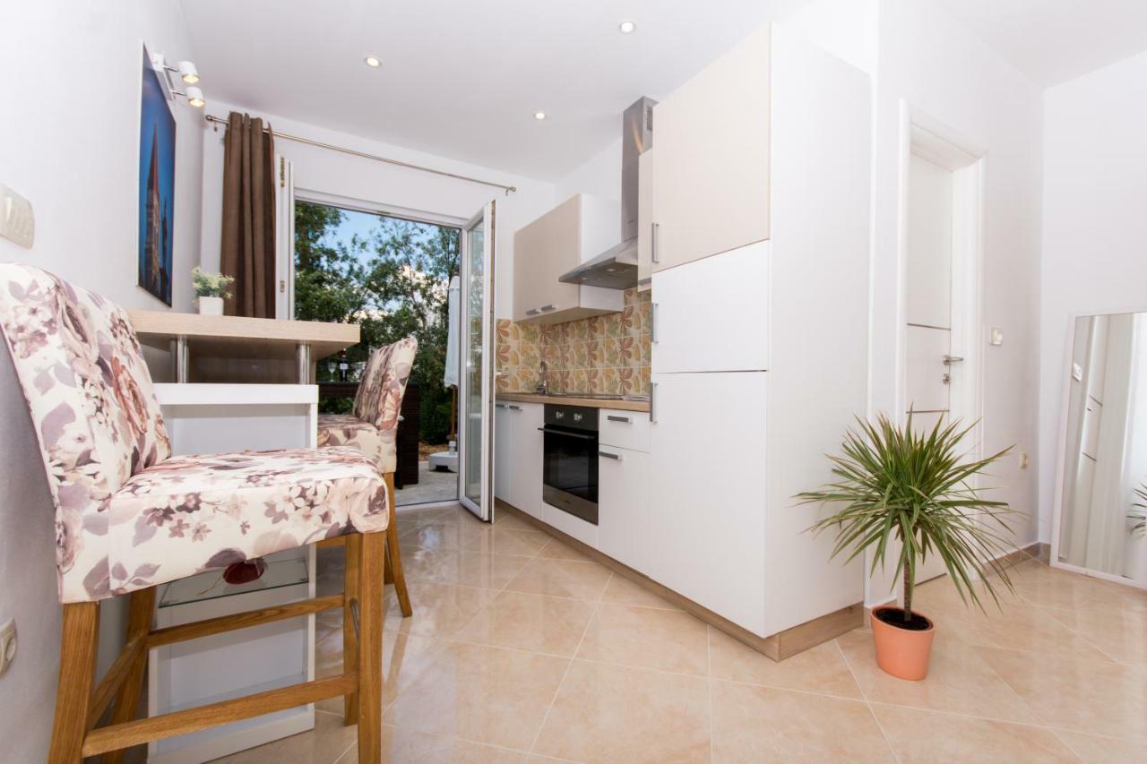 Apartment Sandra Trogir Extérieur photo